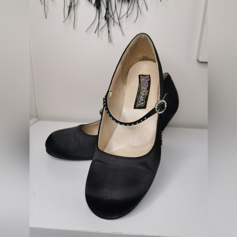 Funtasma Flapper Satin and Rhinestone Pumps Size 8